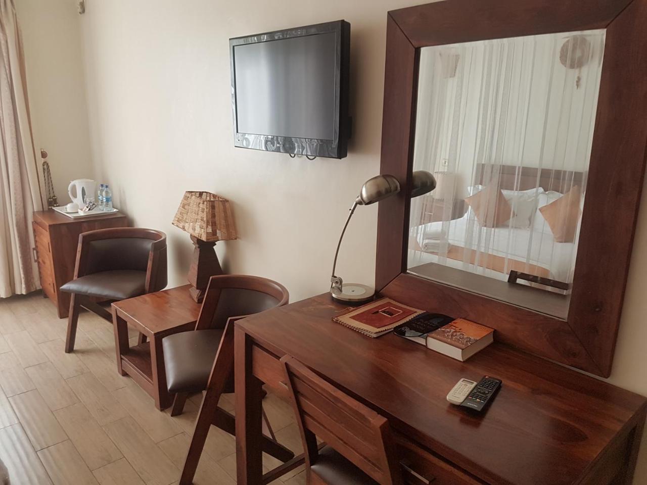The Vic Hotel Кисуму Экстерьер фото