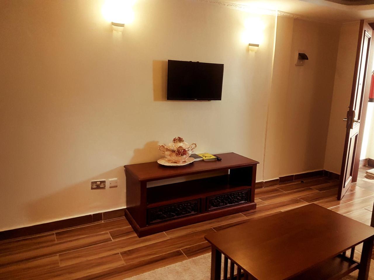 The Vic Hotel Кисуму Экстерьер фото