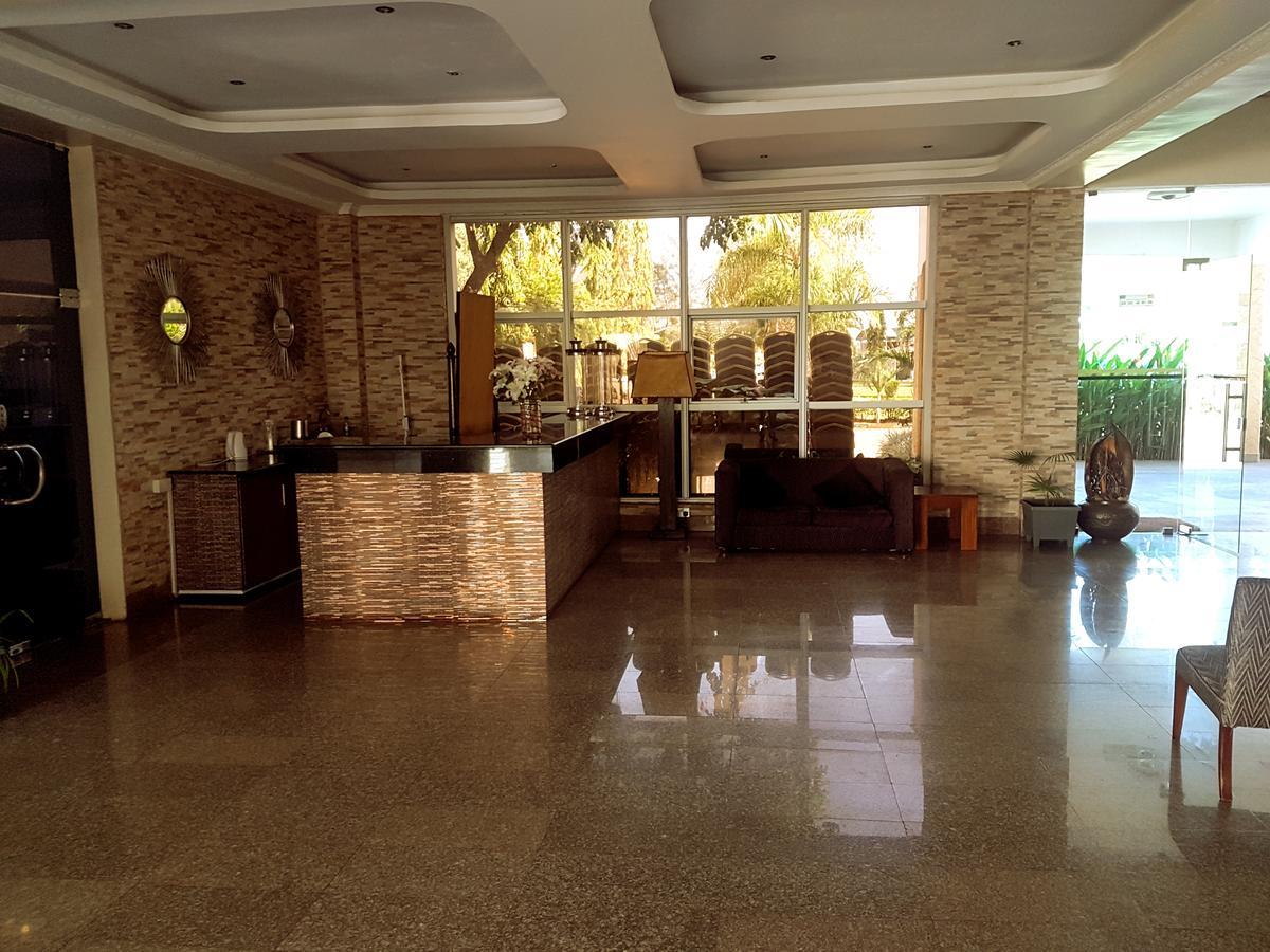 The Vic Hotel Кисуму Экстерьер фото